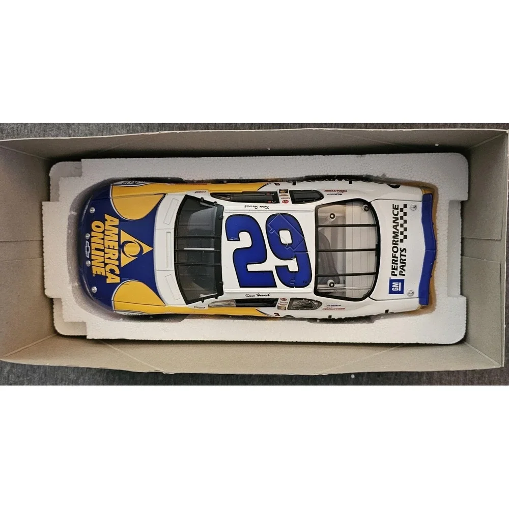 Kevin Harvick #29 GM Goodwrench Service 2001 Monte Carlo 1/24 Nascar Diecast Toy
